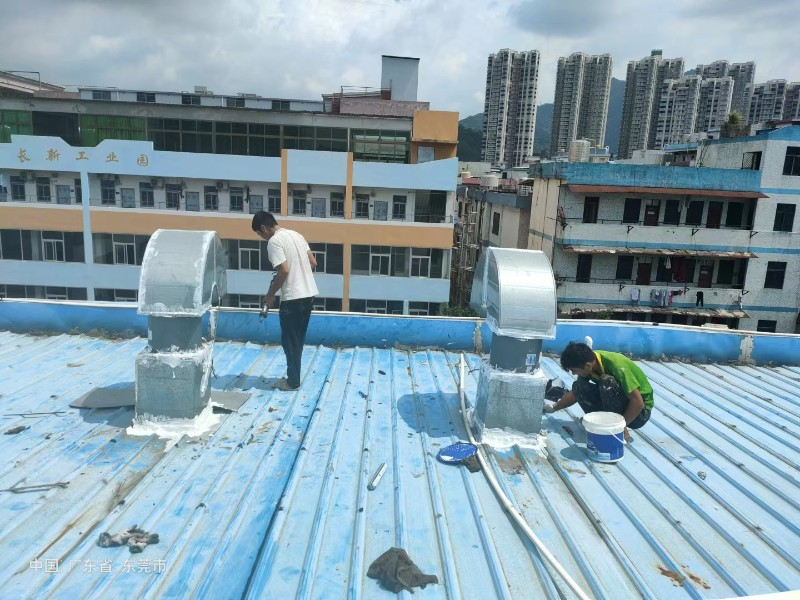 梁山钢结构屋面涂料维修方法